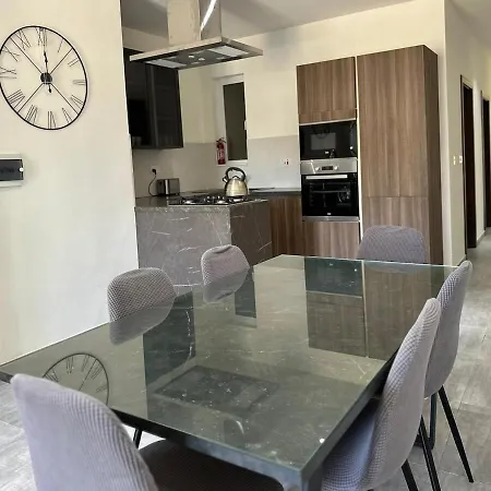 Del Mar アパート マルサルフォーン